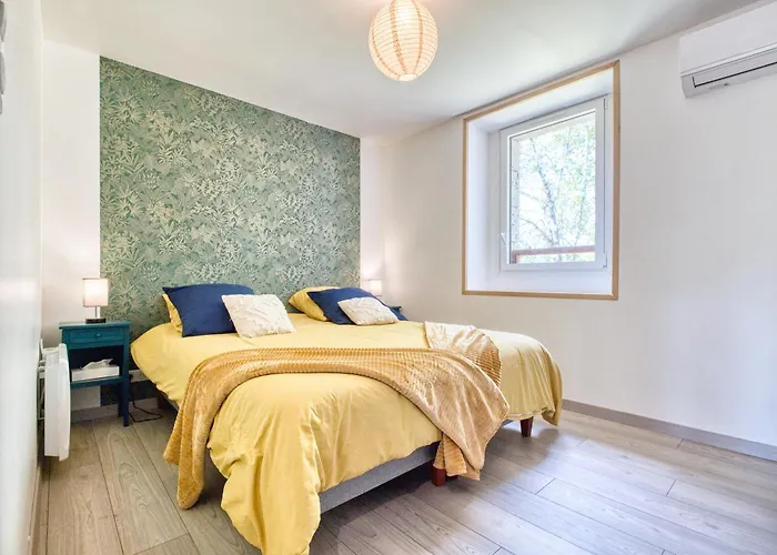 Le Buffet De La Gare Plaisance (Dordogne)