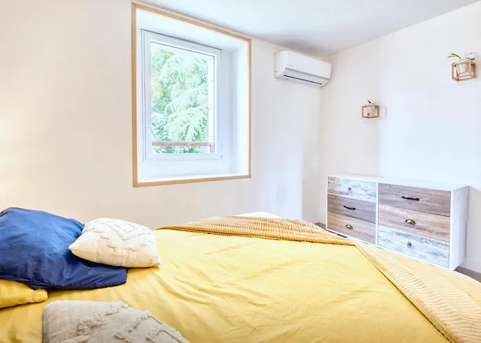 Le Buffet De La Gare Plaisance (Dordogne)